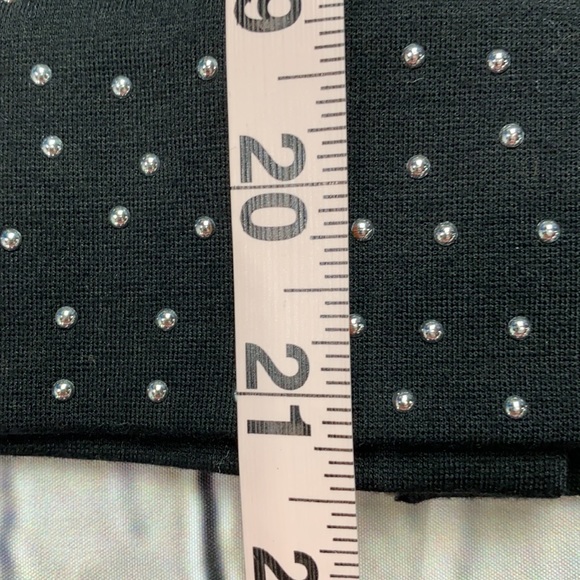 WHITE HOUSE|BLACK MARKET Black Skirt Size: 2 - Picture 11 of 17